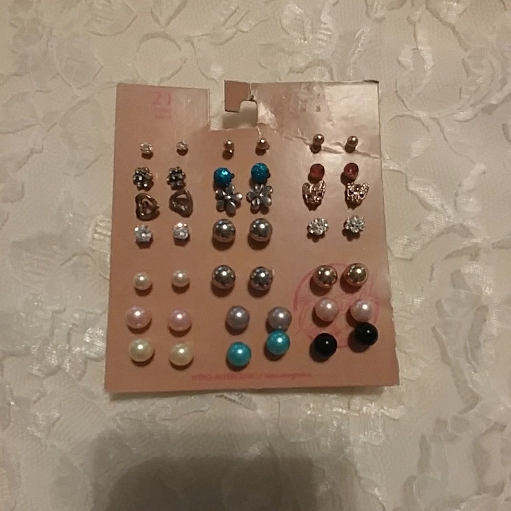 21 pairs of studs.
